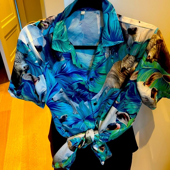 Hawaiian Blouse with Cows 🐮 - Picture 1 of 7